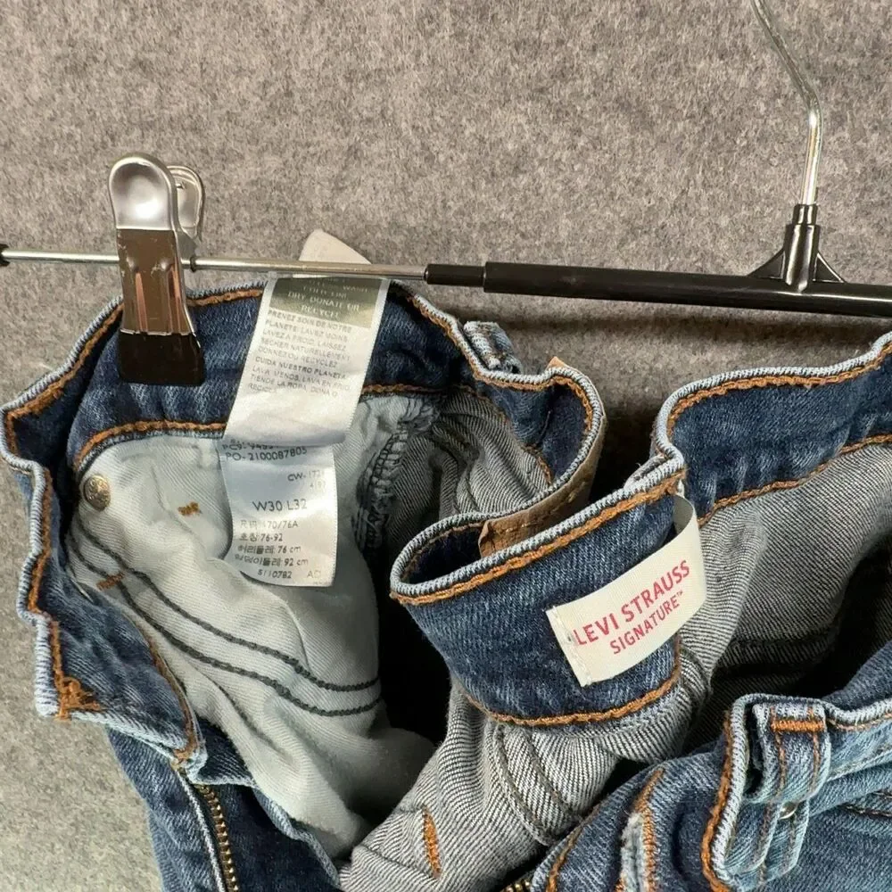 Levi Strauss Signature Athletic Fit Jeans - Medium Wash 30x32